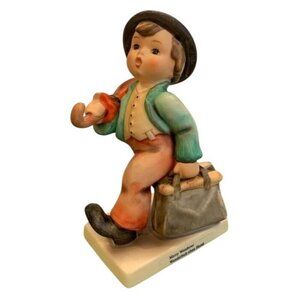 Hummel Goebel Merry Wanderer Figure 11/0 5” tall